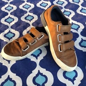 Boys cat & jack shoes 13